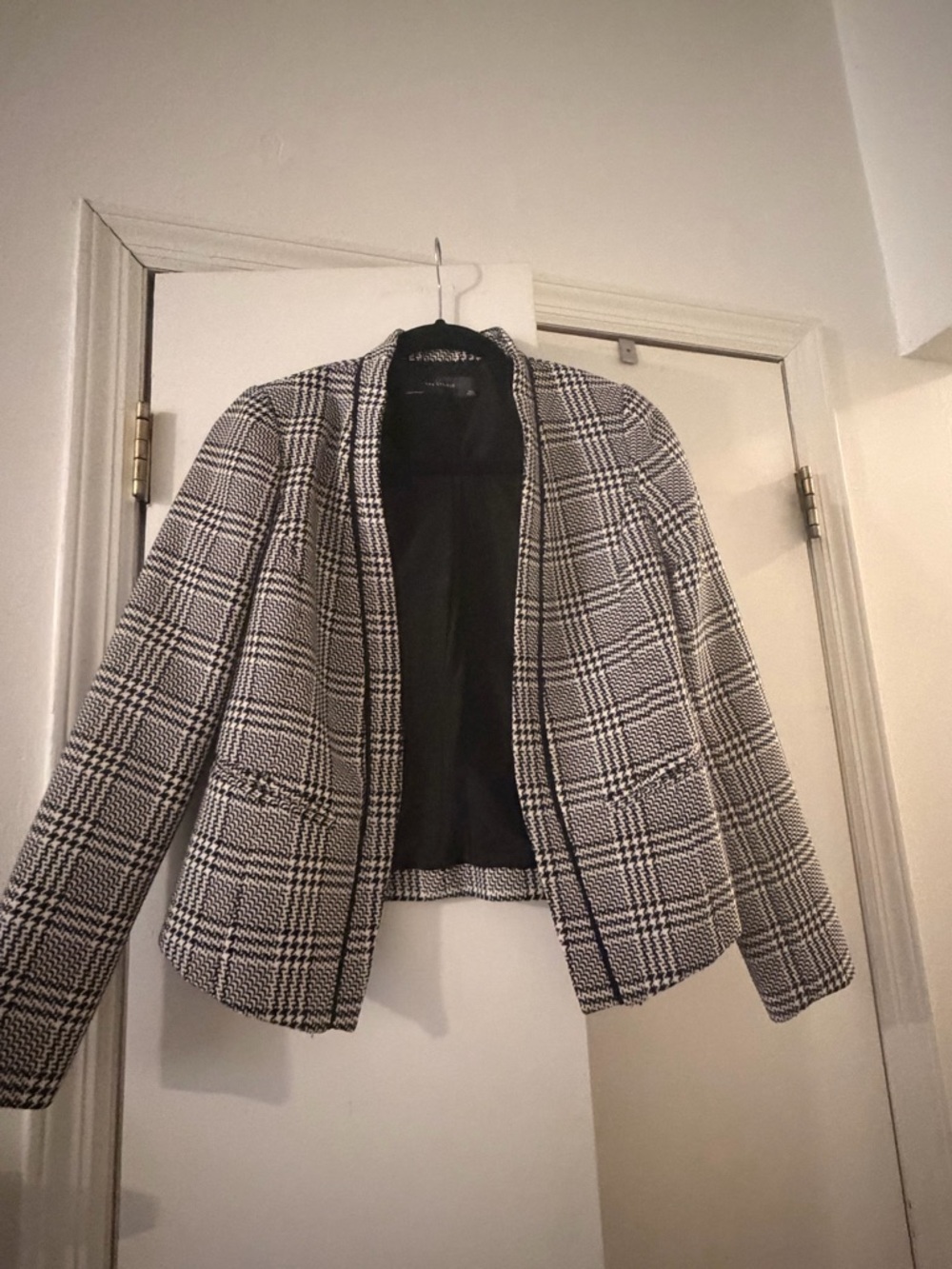 The Limited Black & White Houndstooth Open-Front Blazer